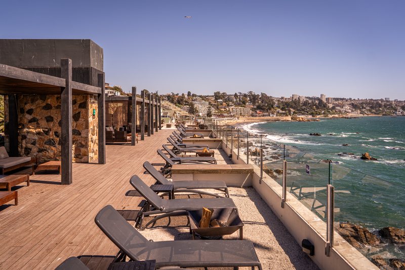 Terraza frente al mar — Radisson Concón