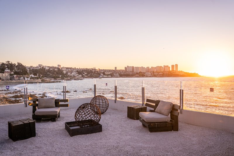 Atardecer en la terraza — Radisson Concón
